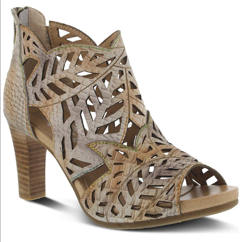 NWOT Spring Step L'Artiste Amora Bootie Beige